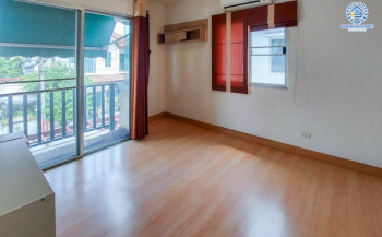 *****บ้านแฝดมือสองย่านนนทบุรี ม.เดอะไพรเวซี่ ไพร์มเพลส รัตนาธิเบศร์ เนื้อที่มากถึง 39 ตร.ว. ฟังก์ชัน 3 ห้องนอน 2 ห้องน้ำ 1 ที่จอดรถ บ้านร่มรื่น น่าอยู่ ทำเลดี เพียง 10 นาทีก็ถึงรถไฟฟ้าสายสีม่วง "สถานีบางพลู" ใกล้เซ็นทรัลเวสต์เกต และทางด่วน "กาญจนาภิเษก" ในราคาโดนใจ!...